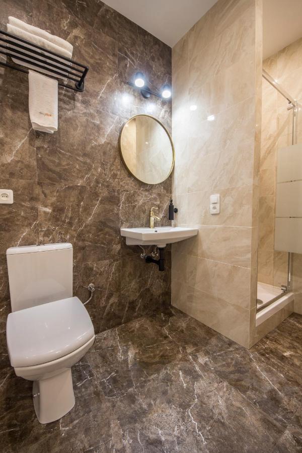Apartments On Antonovycha Kiev Ngoại thất bức ảnh