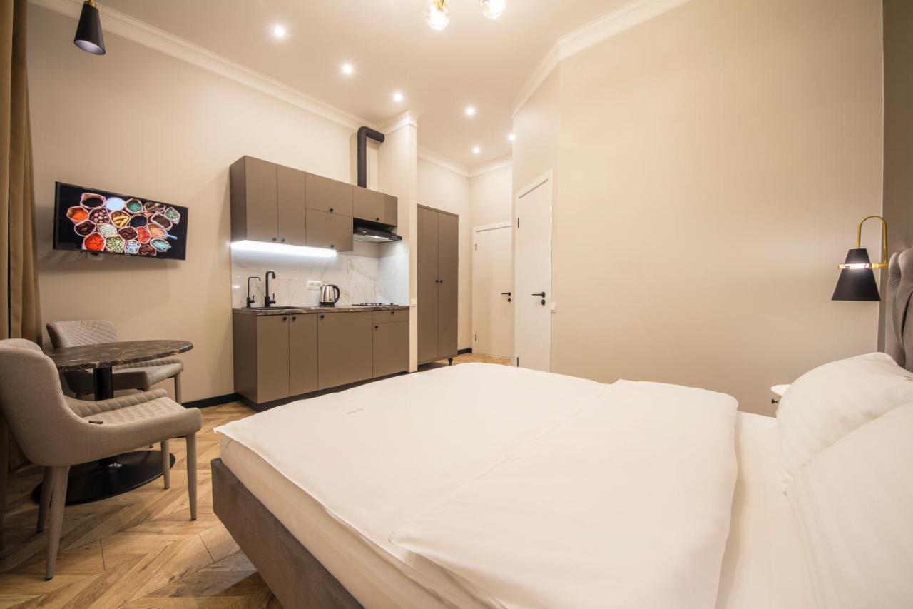 Apartments On Antonovycha Kiev Ngoại thất bức ảnh