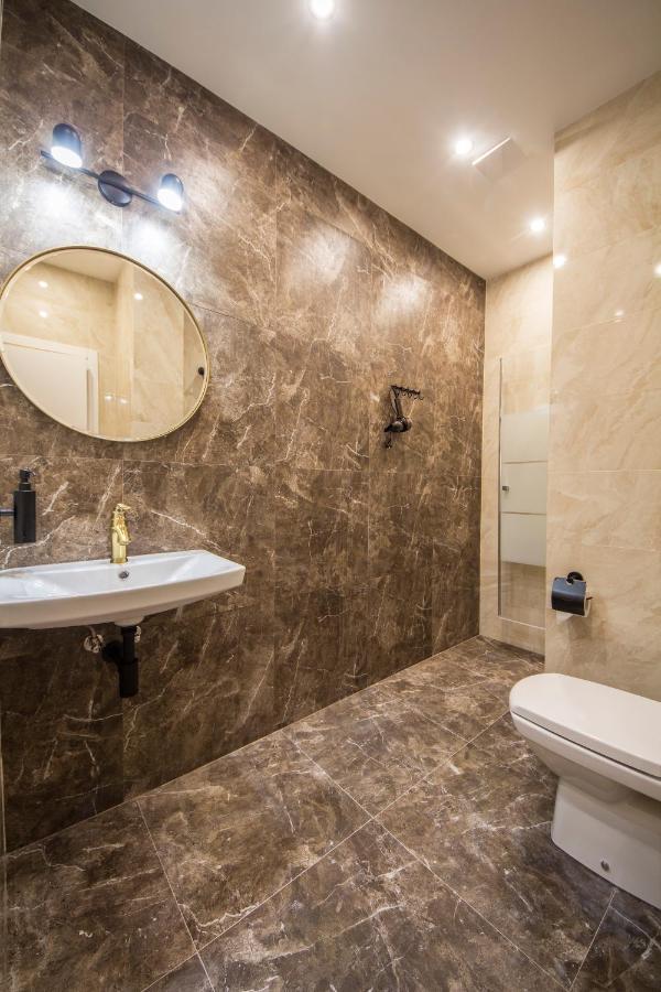 Apartments On Antonovycha Kiev Ngoại thất bức ảnh